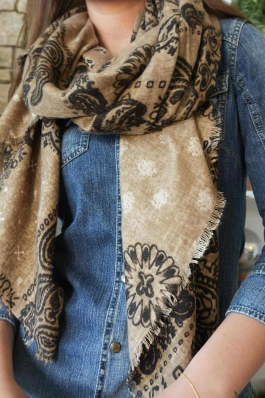 Lucky Bandana Scarf Sand /50=
